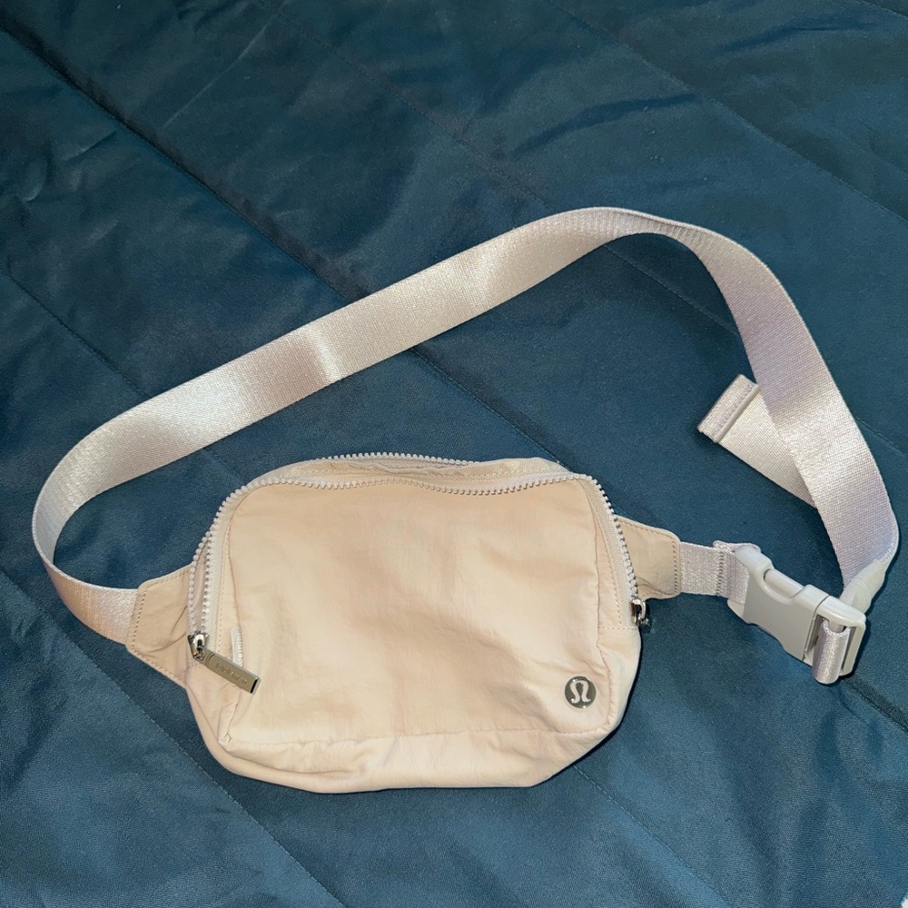 Lululemon off white Belt Bag 2L larger size